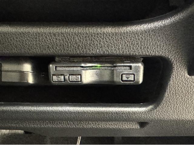 ムーヴキャンバス ストライプスＧ　衝突被害軽減ブレーキ　ペダル踏み間違い急発進抑制装置　ドライブレコーダー　ナビ　フルセグ　Ｂｌｕｅｔｏｏｔｈ　シートヒーター　ＥＴＣ　ＬＥＤ　バックモニター　両側電動スライドドア　ベンチシート（11枚目）