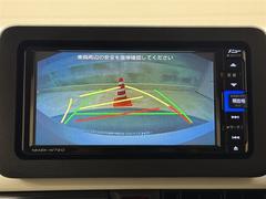 �Хå������ɥ�˥����դ��Ǥ����֤θ����˾�������餬�դ��Ƥ��ꡢ�Хå�����ݤθ������ͻҤ��˥������ɽ�����ޤ��� 7