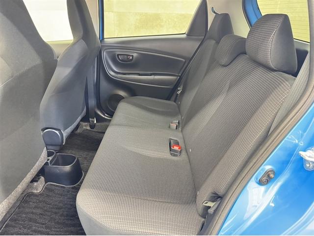 ヴィッツ F ワンオーナー ナビ ワンセグ Bluetooth バックモニター アイドリングストップ マニュアルエアコン キーレスエントリー デュアルエアバック 横滑り防止装置 記録簿(15枚目)