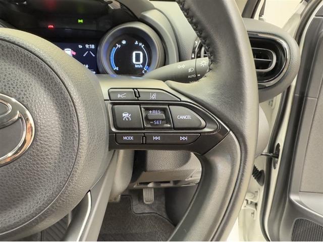 ヤリスクロス Ｇ　４ＷＤ　衝突被害軽減ブレーキ　ペダル踏み間違い急発進抑制装置　ディスプレイオーディオ　Ｂｌｕｅｔｏｏｔｈ　ブラインドスポットモニター　全周囲カメラ　クルーズコントロール　オートエアコン　純正アルミ（8枚目）