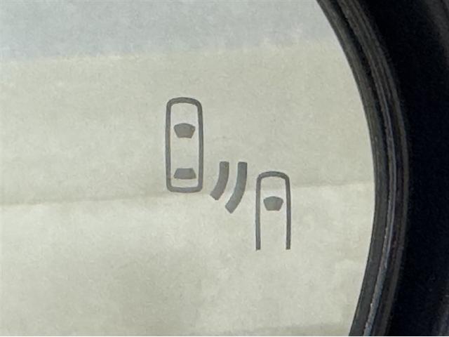 ヤリスクロス Ｇ　４ＷＤ　衝突被害軽減ブレーキ　ペダル踏み間違い急発進抑制装置　ディスプレイオーディオ　Ｂｌｕｅｔｏｏｔｈ　ブラインドスポットモニター　全周囲カメラ　クルーズコントロール　オートエアコン　純正アルミ（14枚目）