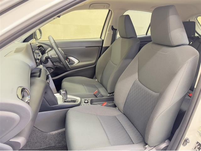 ヤリスクロス Ｇ　４ＷＤ　衝突被害軽減ブレーキ　ペダル踏み間違い急発進抑制装置　ディスプレイオーディオ　Ｂｌｕｅｔｏｏｔｈ　ブラインドスポットモニター　全周囲カメラ　クルーズコントロール　オートエアコン　純正アルミ（20枚目）