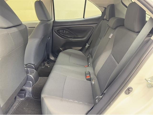 ヤリスクロス Ｇ　４ＷＤ　衝突被害軽減ブレーキ　ペダル踏み間違い急発進抑制装置　ディスプレイオーディオ　Ｂｌｕｅｔｏｏｔｈ　ブラインドスポットモニター　全周囲カメラ　クルーズコントロール　オートエアコン　純正アルミ（21枚目）