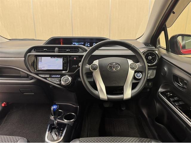 アクア X-アーバン シートヒーター フルセグ内蔵メモリーナビ CD/DVD再生 Bluetooth対応 バックモニター ETC スマートキー イモビライザー LEDライト&フォグランプ オートエアコン デュアルエアバッグ(6枚目)