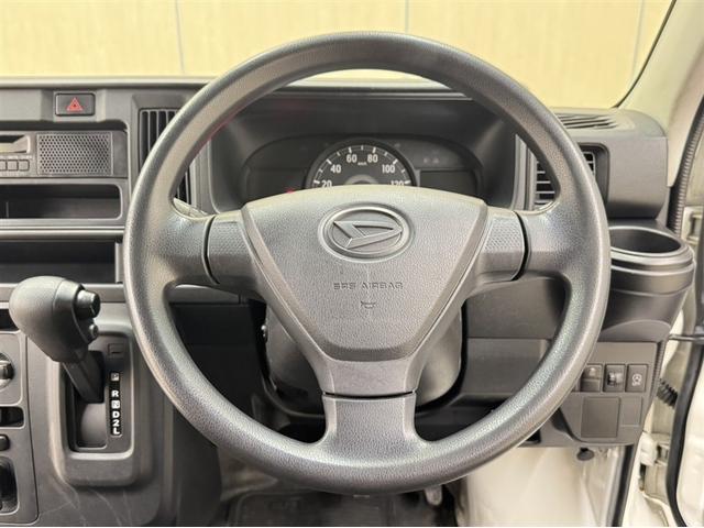ハイゼットカーゴ ＤＸ　ＳＡＩＩＩ　衝突被害軽減ブレーキ　ペダル踏み間違い急発進抑制装置　車線逸脱警報装置　オートハイビーム　横滑り防止装置　ＡＢＳ　アイドリングストップ　モケットシート　キーレスエントリー　パワーウインドウ（7枚目）