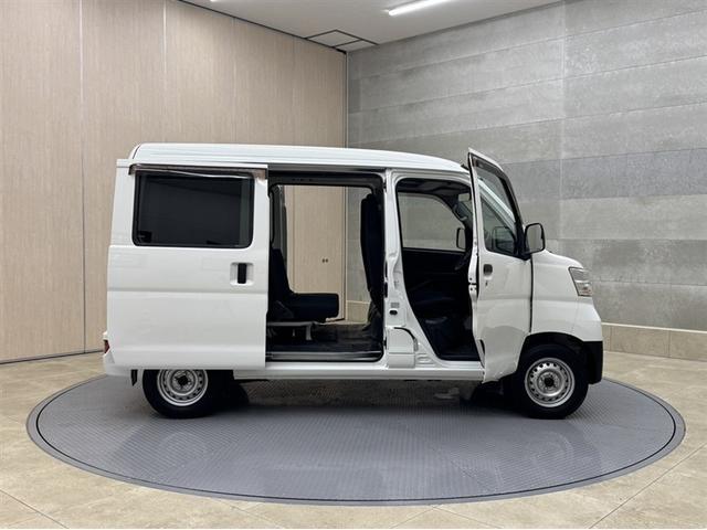 ハイゼットカーゴ ＤＸ　ＳＡＩＩＩ　衝突被害軽減ブレーキ　ペダル踏み間違い急発進抑制装置　車線逸脱警報装置　オートハイビーム　横滑り防止装置　ＡＢＳ　アイドリングストップ　モケットシート　キーレスエントリー　パワーウインドウ（17枚目）