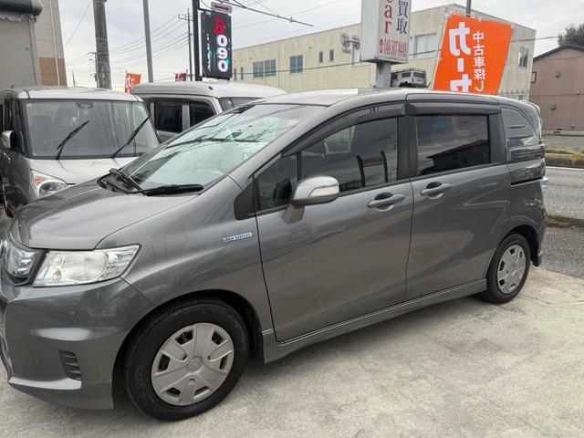 フリードスパイクハイブリッド ジャストセレクション　ハイブリッド　ＥＴＣ　ナビ　両側スライド・片側電動　オートクルーズコントロール　ＨＩＤ　キーレスエントリー　電動格納ミラー　ＣＶＴ　衝突安全ボディ　ＡＢＳ　ＥＳＣ　エアコン　パワーステアリング（22枚目）