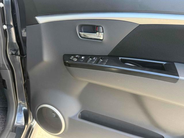 ワゴンＲスティングレー ＴＳ　オートライト　ＨＩＤ　スマートキー　電動格納ミラー　ベンチシート　ＣＶＴ　盗難防止システム　ＡＢＳ　ＣＤ　アルミホイール　衝突安全ボディ　エアコン　パワーステアリング　パワーウィンドウ（9枚目）