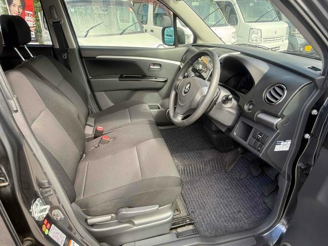 ワゴンＲスティングレー ＴＳ　オートライト　ＨＩＤ　スマートキー　電動格納ミラー　ベンチシート　ＣＶＴ　盗難防止システム　ＡＢＳ　ＣＤ　アルミホイール　衝突安全ボディ　エアコン　パワーステアリング　パワーウィンドウ（10枚目）