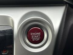 キーを携帯しているだけで、エンジンの始動が可能な装備です。プッシュスタートですのでエンジンの始動もボタンを押すだけです 5
