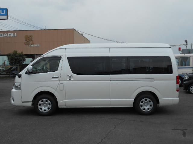 ハイエースワゴン グランドキャビン　４ＷＤ　スーパーロング　パワースライドドア／デジタルインナーミラー／パノラミックビューモニター／ＬＥＤヘッドランプ（メーカーＯＰ）　ＬＥＤフォグランプ　ビルトインＥＴＣ　純正フロアマット＆サイドバイザー（2枚目）