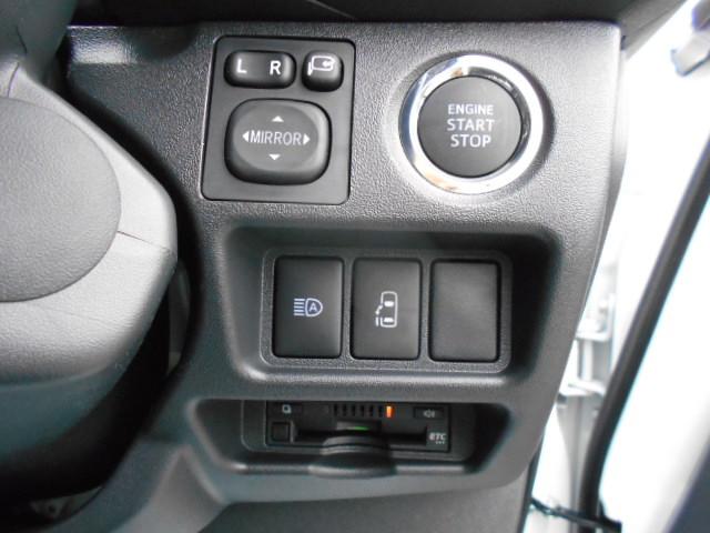 ハイエースワゴン グランドキャビン　４ＷＤ　スーパーロング　パワースライドドア／デジタルインナーミラー／パノラミックビューモニター／ＬＥＤヘッドランプ（メーカーＯＰ）　ＬＥＤフォグランプ　ビルトインＥＴＣ　純正フロアマット＆サイドバイザー（18枚目）