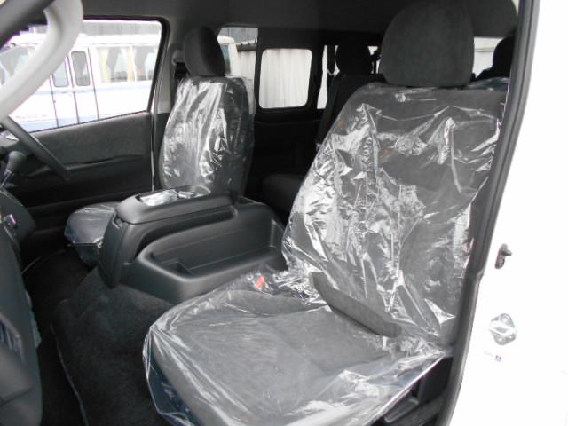 ハイエースワゴン グランドキャビン　４ＷＤ　スーパーロング　パワースライドドア／デジタルインナーミラー／パノラミックビューモニター／ＬＥＤヘッドランプ（メーカーＯＰ）　ＬＥＤフォグランプ　ビルトインＥＴＣ　純正フロアマット＆サイドバイザー（20枚目）