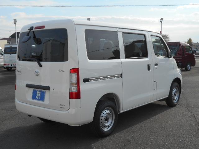 タウンエースバン GL 4WD 登録済未使用車 2/5人乗り LEDヘッドライト(3枚目)