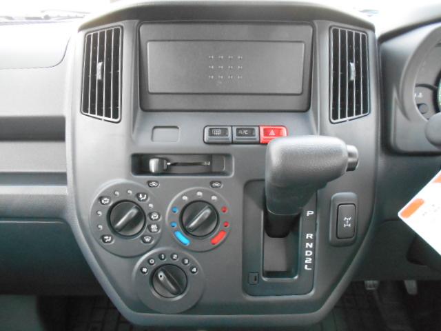 タウンエースバン GL 4WD 登録済未使用車 2/5人乗り LEDヘッドライト(5枚目)