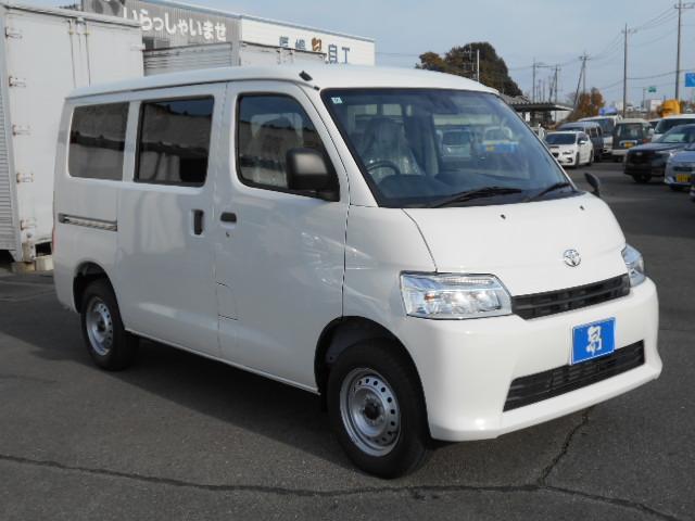 タウンエースバン GL 4WD 登録済未使用車 2/5人乗り LEDヘッドライト(7枚目)