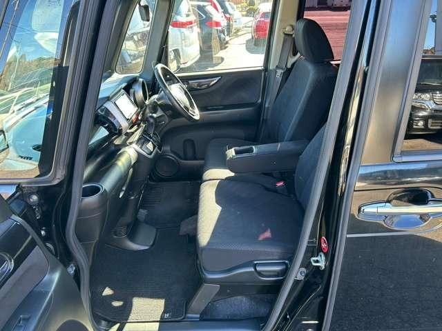 Ｎ－ＢＯＸカスタム Ｇ　ＳＳパッケージ　車検整備付　両側電動スライドドア　バックカメラ　ＤＶＤ再生　ＣＤ再生　Ｂｌｕｅｔｏｏｔｈ付き　フロントフォグライト　ローダウン　キーレス　プッシュスタート（30枚目）