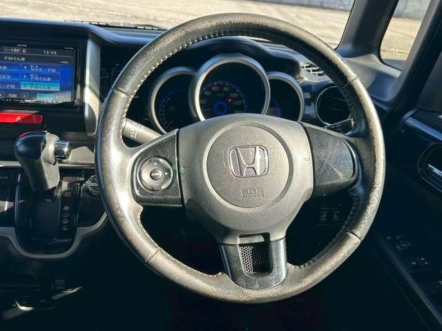 Ｎ－ＢＯＸカスタム Ｇ　ＳＳパッケージ　車検整備付　両側電動スライドドア　バックカメラ　ＤＶＤ再生　ＣＤ再生　Ｂｌｕｅｔｏｏｔｈ付き　フロントフォグライト　ローダウン　キーレス　プッシュスタート（32枚目）