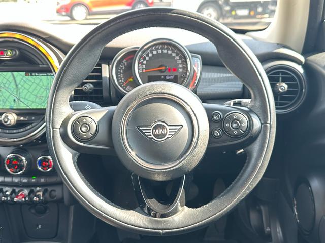 ＭＩＮＩ クーパー　純正ナビ　ＬＥＤヘッドライト　コンフォートアクセス　インテリジェントセーフティー　ＥＴＣ（8枚目）
