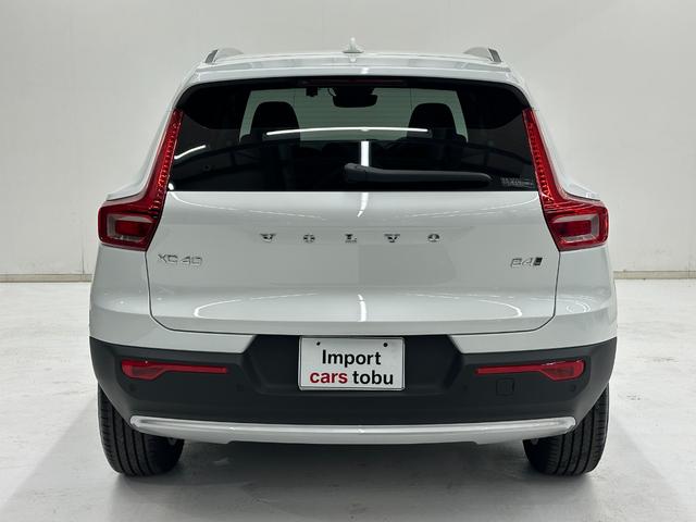 ＸＣ４０ プラス　Ｂ４　ＡＷＤ　純正ナビ・バックカメラ　ＬＥＤヘッドライト　３６０度カメラ　電動リアゲート　アダプティブクルーズコントロール　パワーシート　シートヒーター　ＥＴＣ（3枚目）