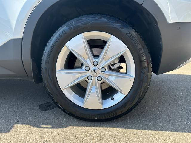 ＸＣ４０ プラス　Ｂ４　ＡＷＤ　純正ナビ・バックカメラ　ＬＥＤヘッドライト　３６０度カメラ　電動リアゲート　アダプティブクルーズコントロール　パワーシート　シートヒーター　ＥＴＣ（28枚目）