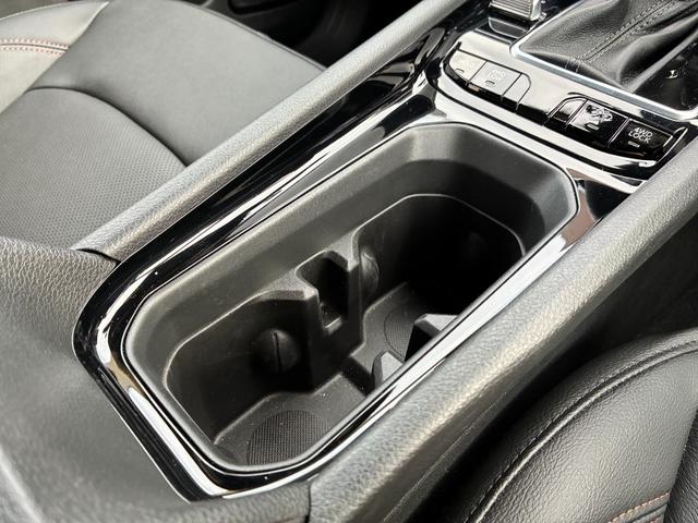 ジープ・コンパス リミテッド ワンオーナー車 純正ナビ・バックカメラ LEDヘッドライト アダプティブクルーズコントロール パワーシート シートヒーター 置くだけ充電 ブラインドスポットモニター ETC(12枚目)