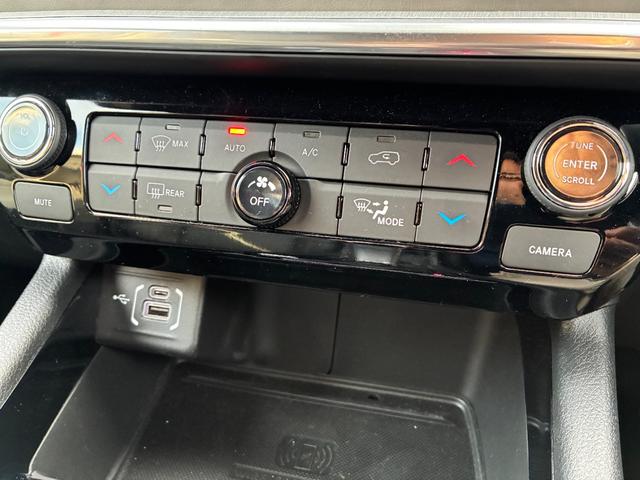 ジープ・コンパス リミテッド ワンオーナー車 純正ナビ・バックカメラ LEDヘッドライト アダプティブクルーズコントロール パワーシート シートヒーター 置くだけ充電 ブラインドスポットモニター ETC(13枚目)