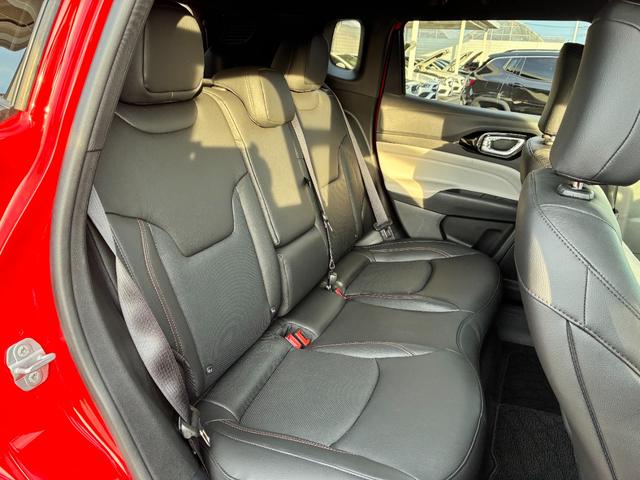 ジープ・コンパス リミテッド ワンオーナー車 純正ナビ・バックカメラ LEDヘッドライト アダプティブクルーズコントロール パワーシート シートヒーター 置くだけ充電 ブラインドスポットモニター ETC(21枚目)