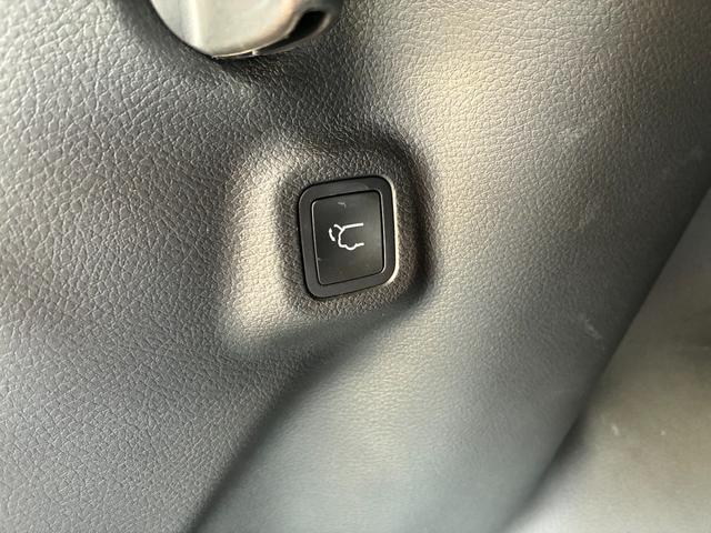 ジープ・コンパス リミテッド ワンオーナー車 純正ナビ・バックカメラ LEDヘッドライト アダプティブクルーズコントロール パワーシート シートヒーター 置くだけ充電 ブラインドスポットモニター ETC(28枚目)