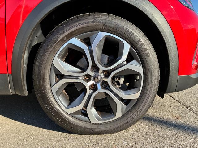 専用アルミホイール装着　社外ホイールも各種取り扱っています。スタッドレスなどもご相談ください。