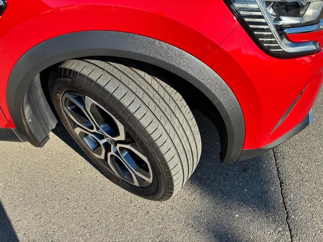 自動車保険も当社にお任せいただければ担当営業が現場まで代車を持って救助へ向かいます。