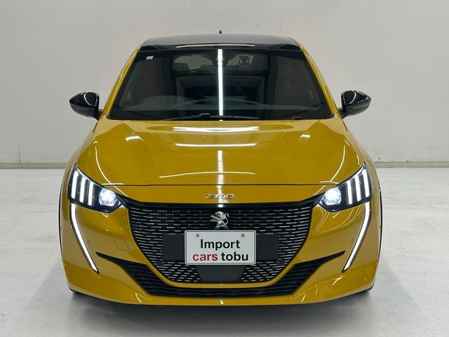 自動車保険も当社にお任せいただければ担当営業が現場まで代車を持って救助へ向かいます。