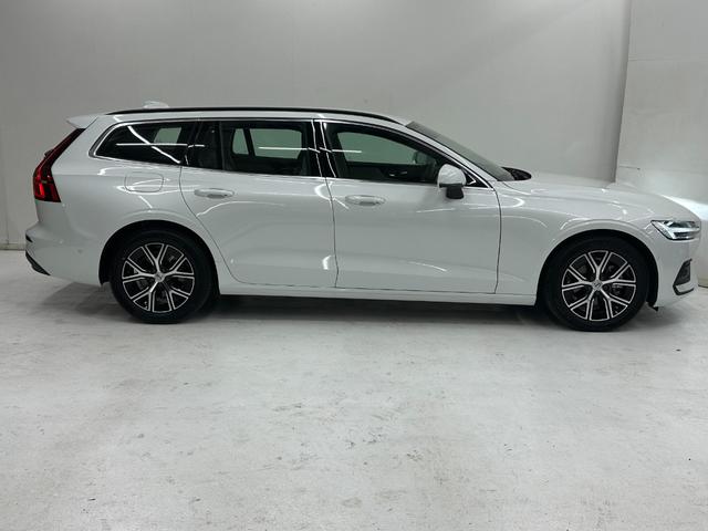 V60 プラス B4 Google搭載ナビ・バックカメラ 360度ビューカメラ LEDヘッドライト レザーシート シートヒーター ステアリングヒーター アダプティブクルーズコントロール ETC(4枚目)