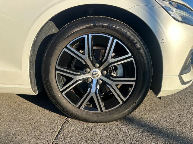 V60 プラス B4 Google搭載ナビ・バックカメラ 360度ビューカメラ LEDヘッドライト レザーシート シートヒーター ステアリングヒーター アダプティブクルーズコントロール ETC(28枚目)