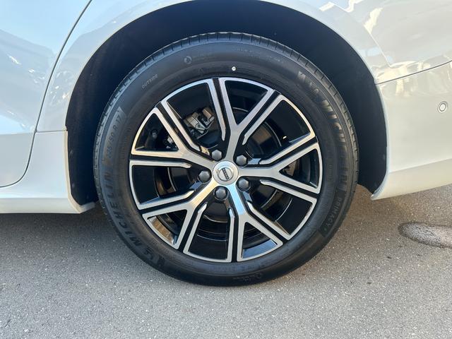 V60 プラス B4 Google搭載ナビ・バックカメラ 360度ビューカメラ LEDヘッドライト レザーシート シートヒーター ステアリングヒーター アダプティブクルーズコントロール ETC(30枚目)