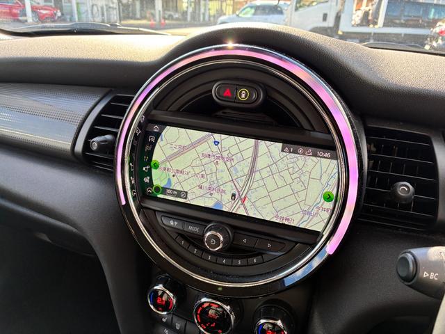 ＭＩＮＩ クーパーＤ　ワンオーナー車　純正ナビ・バックカメラ　スマートキー　シートヒーター　ＦＲ障害物センサー　ＥＴＣ　オートライト（17枚目）