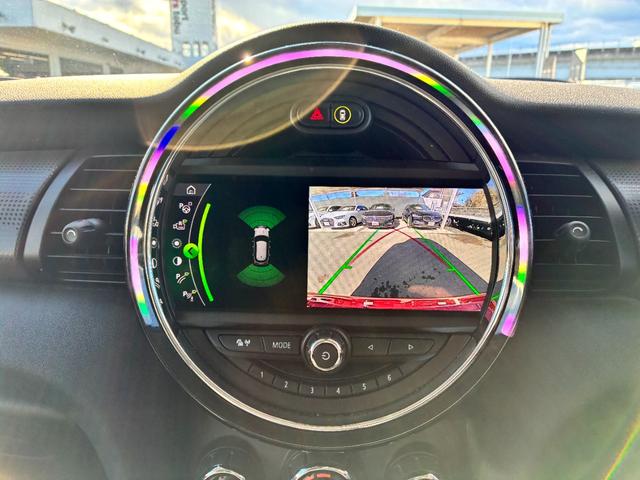 ＭＩＮＩ クーパーＤ　ワンオーナー車　純正ナビ・バックカメラ　スマートキー　シートヒーター　ＦＲ障害物センサー　ＥＴＣ　オートライト（20枚目）