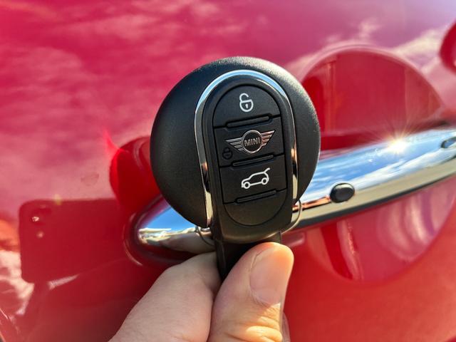 ＭＩＮＩ クーパーＤ　ワンオーナー車　純正ナビ・バックカメラ　スマートキー　シートヒーター　ＦＲ障害物センサー　ＥＴＣ　オートライト（34枚目）