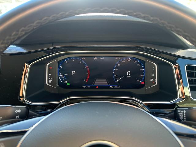 ポロ ＴＳＩ　Ｒライン　ワンオーナー車　純正ナビ・バックカメラ　セーフティーパッケージ　ディスカバーメディアパッケージ　テクノロジーパッケージ　アダプティブクルーズコントロール　ＥＴＣ（9枚目）