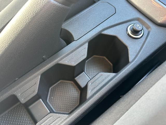 ポロ ＴＳＩ　Ｒライン　ワンオーナー車　純正ナビ・バックカメラ　セーフティーパッケージ　ディスカバーメディアパッケージ　テクノロジーパッケージ　アダプティブクルーズコントロール　ＥＴＣ（13枚目）