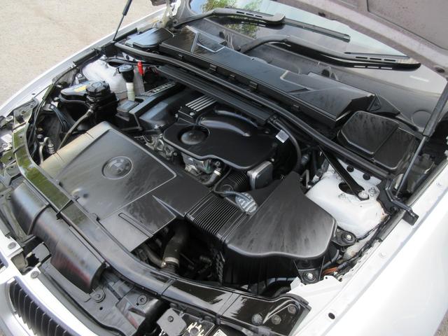 320i 走行67000万km・電動シート・純正16AW・リアスポイラー・純正オーディオ・ETC・キーレス・オートAC・フロントフォグ・バイザー・本革巻ステア・マニュアルモード・タイミングチェーン(41枚目)