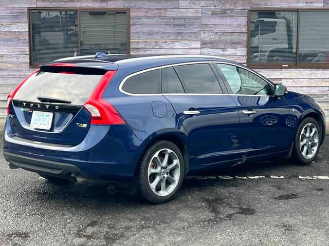 Ｖ６０ オーシャンレース・エディション　／特別限定車／サンル－フ／本革電動シ－ト＋ヒ－タ－／セ－フティ－ＰＫＧ／検：２年付／純ナビ／フルセグ／ＤＶＤ／Ｂｌｕｅｔｏｏｔｈ／純１７ＡＷ／ＥＴＣ／ＨＩＤ／デジタルミラ－／本革ステア／ＭＴモ－ド／（11枚目）