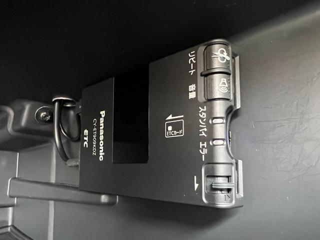 Ｖ６０ オーシャンレース・エディション　／特別限定車／サンル－フ／本革電動シ－ト＋ヒ－タ－／セ－フティ－ＰＫＧ／検：２年付／純ナビ／フルセグ／ＤＶＤ／Ｂｌｕｅｔｏｏｔｈ／純１７ＡＷ／ＥＴＣ／ＨＩＤ／デジタルミラ－／本革ステア／ＭＴモ－ド／（23枚目）