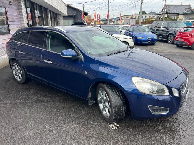 Ｖ６０ オーシャンレース・エディション　／特別限定車／サンル－フ／本革電動シ－ト＋ヒ－タ－／セ－フティ－ＰＫＧ／検：２年付／純ナビ／フルセグ／ＤＶＤ／Ｂｌｕｅｔｏｏｔｈ／純１７ＡＷ／ＥＴＣ／ＨＩＤ／デジタルミラ－／本革ステア／ＭＴモ－ド／（35枚目）