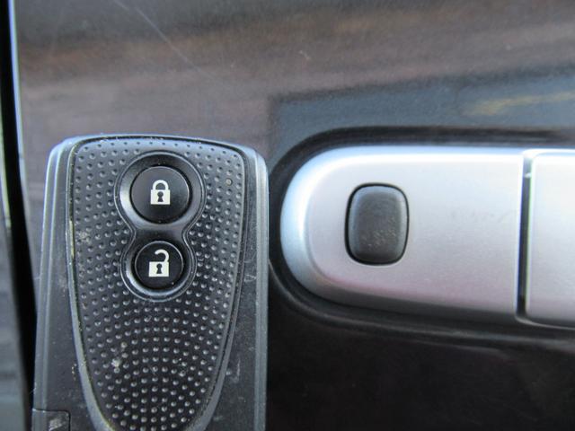 ムーヴ カスタム Xリミテッド /車検:2年付き/エアロ+リアスポ/社外ナビ/DVD/Bluetooth/純正14AW/HID/フォグ/革巻きステア/スマ-トキ-/ベンチシ-ト/AUTOエアコン/ドアバイザ-/PVガラス/Tチェ-ン(11枚目)