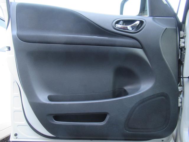 セレナ ハイウェイスター S-ハイブリッド /車検:2年付/純エアロ/フリップダウン/純8インチナビ/Bカメラ/フルセグ/DVD/Bluetooth/両電スライド/外18AW/ETC/革ステ/スマキ-/クルコン/バイザ-/PVガラス/Tチェ-ン(38枚目)