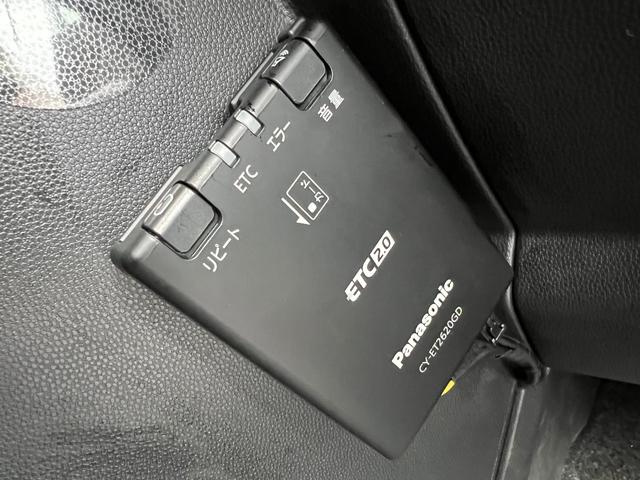 プレマシー ２０ＣＳ　／車検：２年付／社外ナビ／バックカメラ／フルセグ／ＤＶＤ視聴／Ｂｌｕｅｔｏｏｔｈ／左側電動スライドドア／ＥＴＣ／キ－レス／ＡＵＴＯエアコン／外装色：クリスタルホワイトパールマイカ／Ｔチェ－ン（13枚目）
