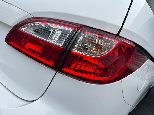 プレマシー ２０ＣＳ　／車検：２年付／社外ナビ／バックカメラ／フルセグ／ＤＶＤ視聴／Ｂｌｕｅｔｏｏｔｈ／左側電動スライドドア／ＥＴＣ／キ－レス／ＡＵＴＯエアコン／外装色：クリスタルホワイトパールマイカ／Ｔチェ－ン（22枚目）