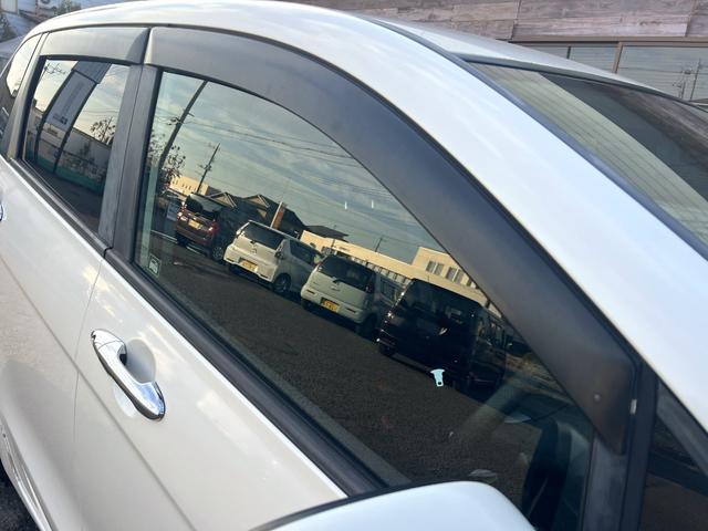 ドアバイザーが装備されておりますので雨の日などでも換気ができます♪