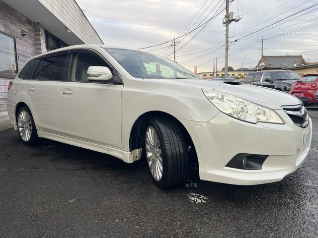 レガシィツーリングワゴン ２．５ＧＴ　ＳＩクルーズ　／タ－ボ／追従クルコン／本革電動＋ヒ－タ－／車検：２年付き／純ナビ／Ｂカメラ／フルセグ／ＤＶＤ／Ｂｌｕｅｔｏｏｔｈ／純１８ＡＷ／ＥＴＣ／ＨＩＤ／フォグ／革ステ／スマキ－／ＭＴモ－ド／バイザ－／Ｗミラ－（6枚目）